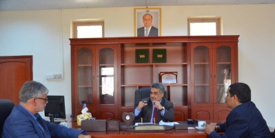  نائب وزير التخطيط يلتقي المدير القُطري لمنظمة كير الدولية في اليمن 