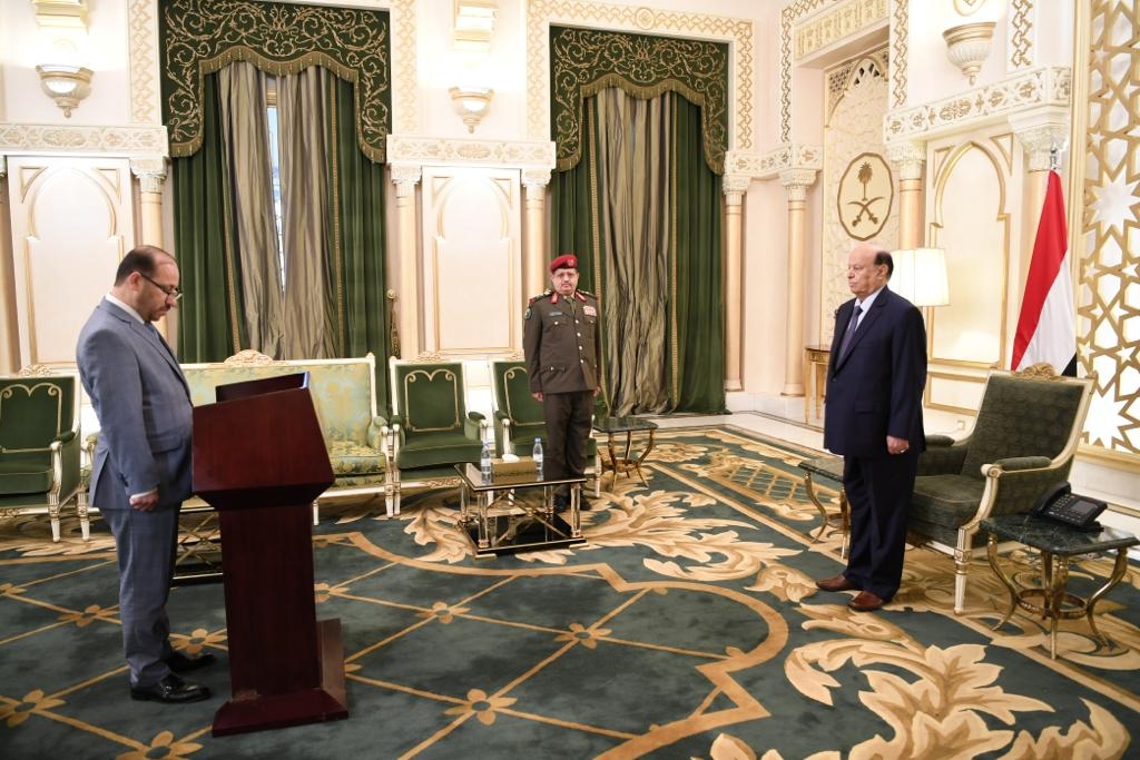  وزراء الدفاع والتخطيط والعدل يؤدون اليمين الدستورية امام فخامة رئيس الجمهورية 