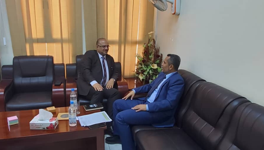 وزير التخطيط يلتقي وكيل محافظة عدن لقطاع المشاريع