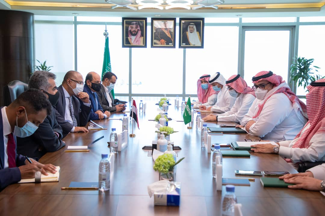  باذيب يبحث مع نظيره السعودي إمكانية الاستفادة من برامج بناء القدرات وتبادل الخبرات