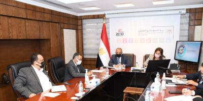  وزير التخطيط يبحث مع نظيرته المصرية التعاون بمجالات التنمية وتأهيل الكوادر