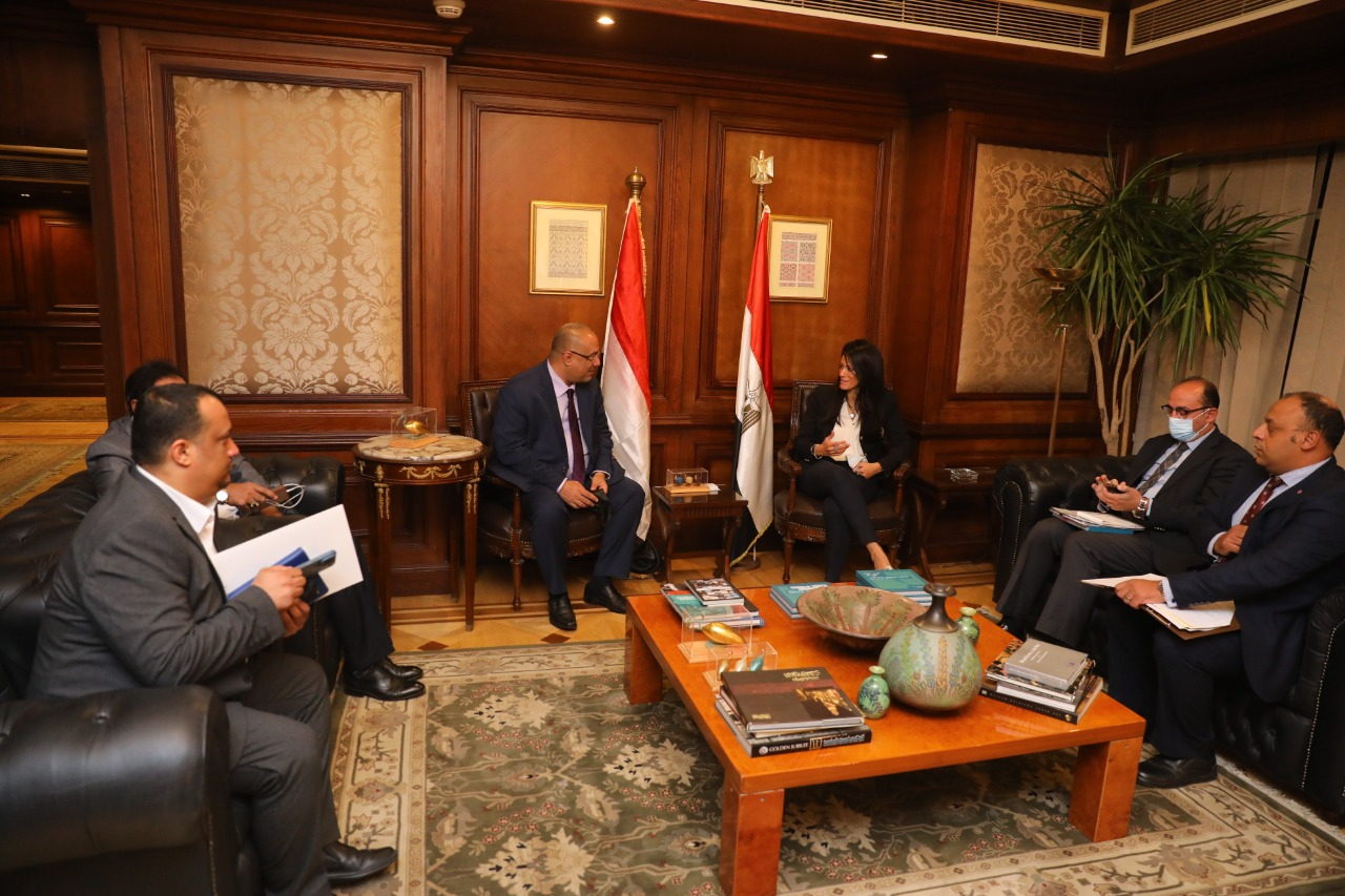  وزير التخطيط يبحث مع وزيرة التعاون الدولي المصرية أوجه التعاون بين البلدين الشقيقين