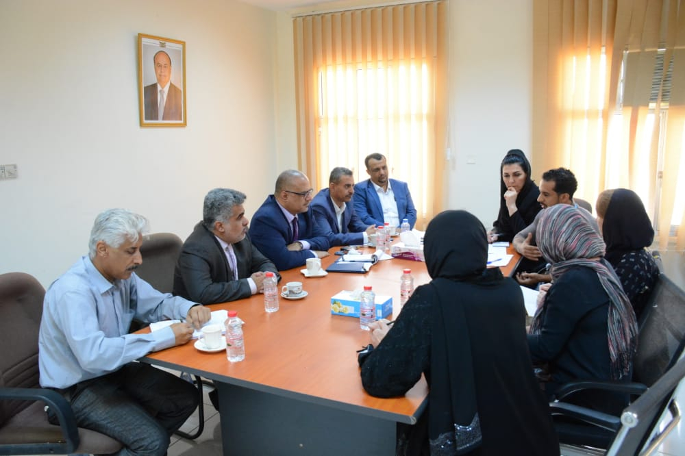  وزير التخطيط يبحث مع ممثلي السفارة الهولندية والأوتشا الأولويات الإنسانية والخدمية والتنموية