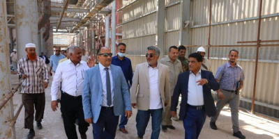 عدد من نواب وزراء الحكومه يطلعون على مستوى الانجاز في المشاريع التطويرية والتحدياث الجارية بالوحدات الإنتاجية في شركة مصافي 