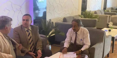 نائب وزير التخطيط ورئيس جامعة عدن يعقدا اجتماعا لمتابعة مشروع المستشفى الجامعى التعليمي