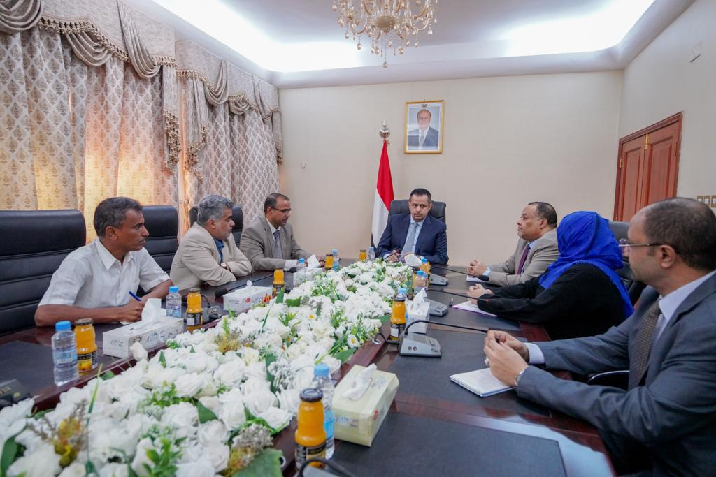  رئيس الوزراء يوجه بتذليل الصعوبات امام شبكات الضمان الاجتماعي للقيام بواجباتها