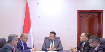  رئيس الوزراء يشدد على توجيه المساعدات بشكل فاعل لتخفيف الازمة الإنسانية والتركيز على البرامج التنموية