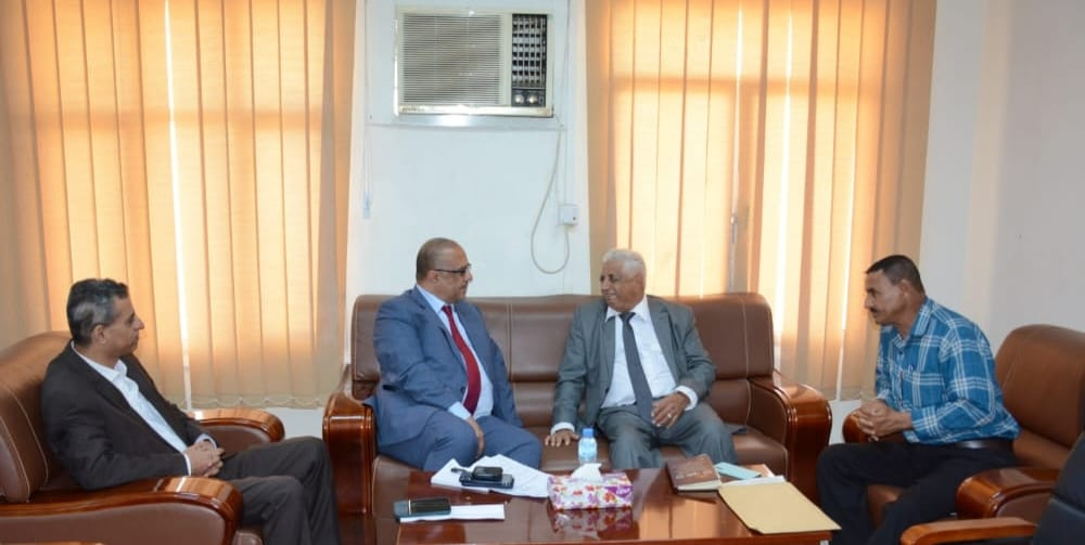  وزير التخطيط يلتقي قيادتي جامعة لحج واللجنة الوطنية للمرأة