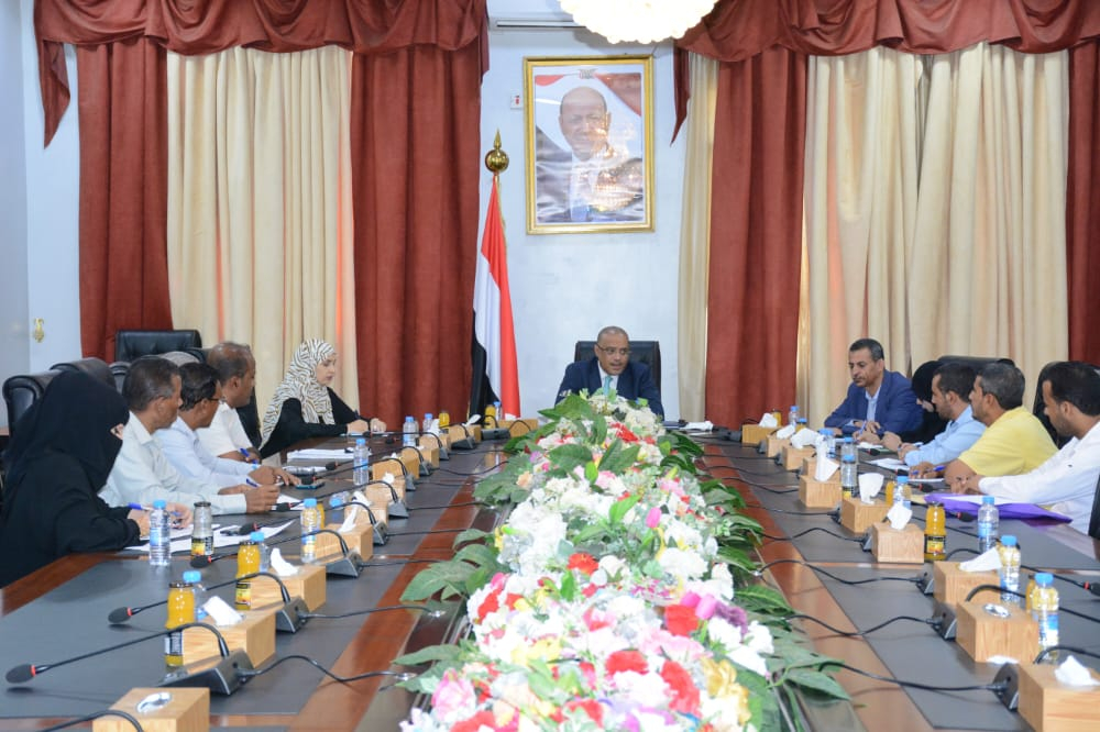  اجتماع موسع برئاسة وزير التخطيط يناقش أداء فروع الوزارة ومتابعة تنفيذ المشاريع بالمحافظات المحررة