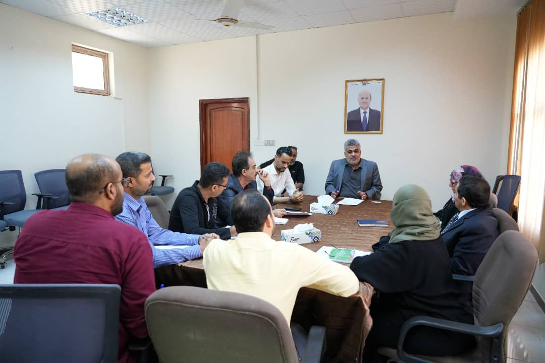  نائب وزير التخطيط يبحث مع منظمتي كير والمجلس النرويجي خطط مشاريع التنمية والنازحين