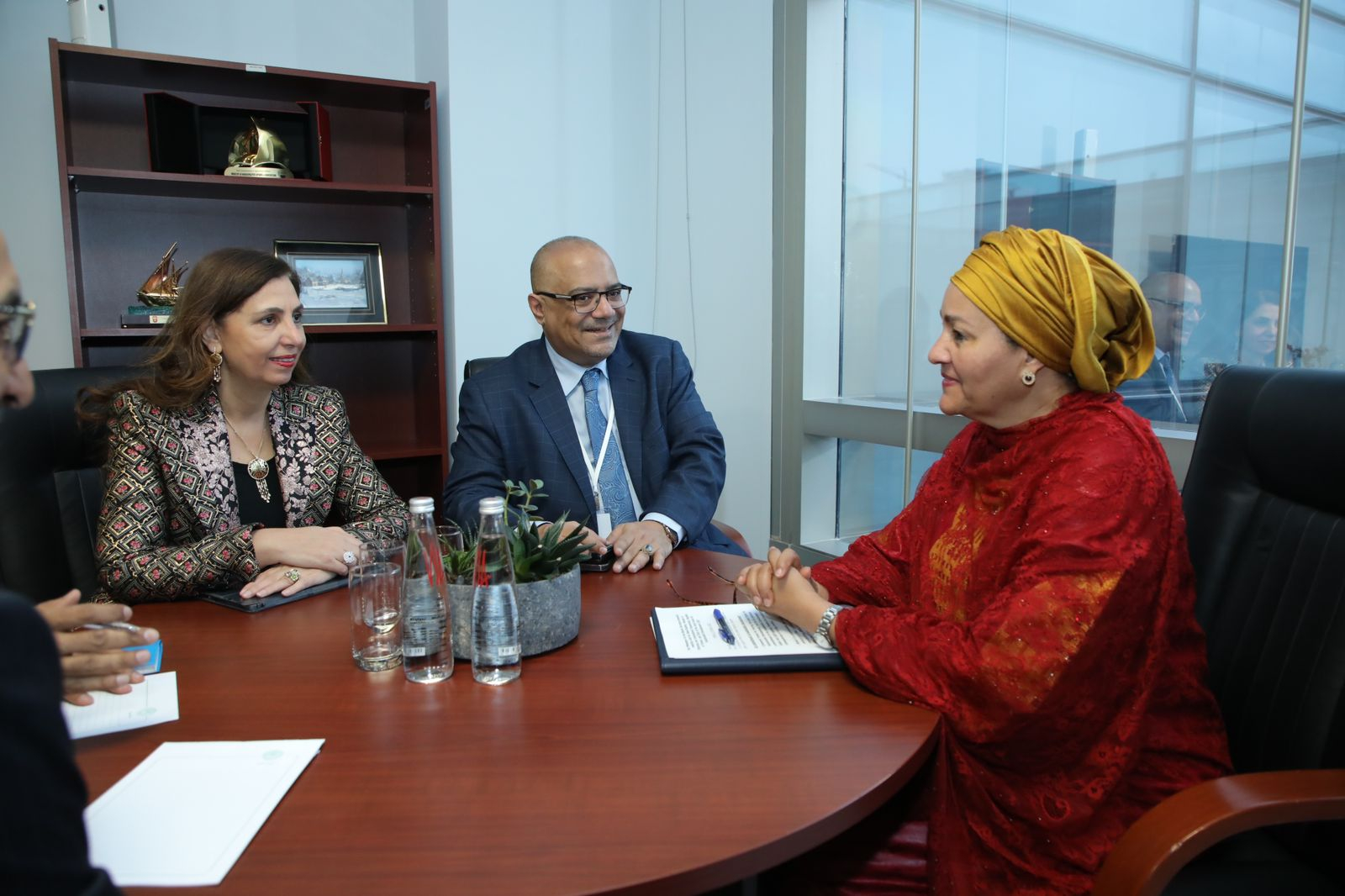  وزير التخطيط يبحث مع نائبة الأمين العام للأمم المتحدة التدخلات الإغاثية والتنموية وخطة "صافر"