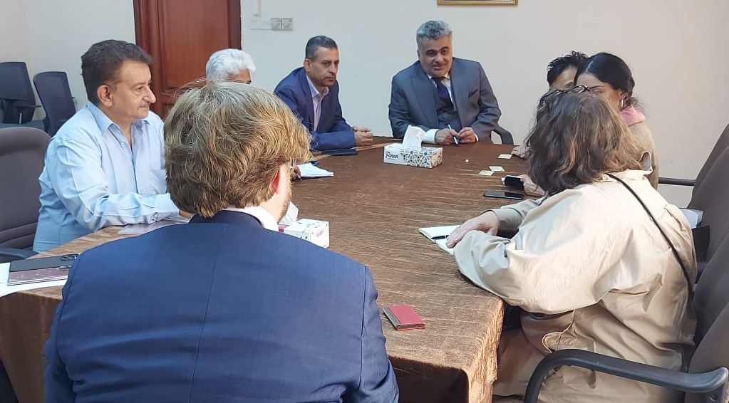  نائب وزير التخطيط يبحث مع وفداً سويدياً وممثل اليونيسيف التدخلات الانسانية