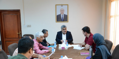  نائب وزير التخطيط يبحث مع عدد من المنظمات تنفيذ مشاريع تنموية وخدمية وإنسانية