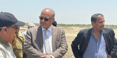  وزير التخطيط ومحافظ أبين يتفقدان مستوى تنفيذ عدد من المشاريع