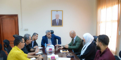  نائب وزير التخطيط يبحث مع مؤسسة" فالار" التدخلات بمطار عدن الدولي
