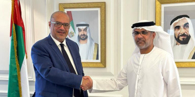  وزير التخطيط يبحث مع السفير الاماراتي تعزيز التعاون الثنائي