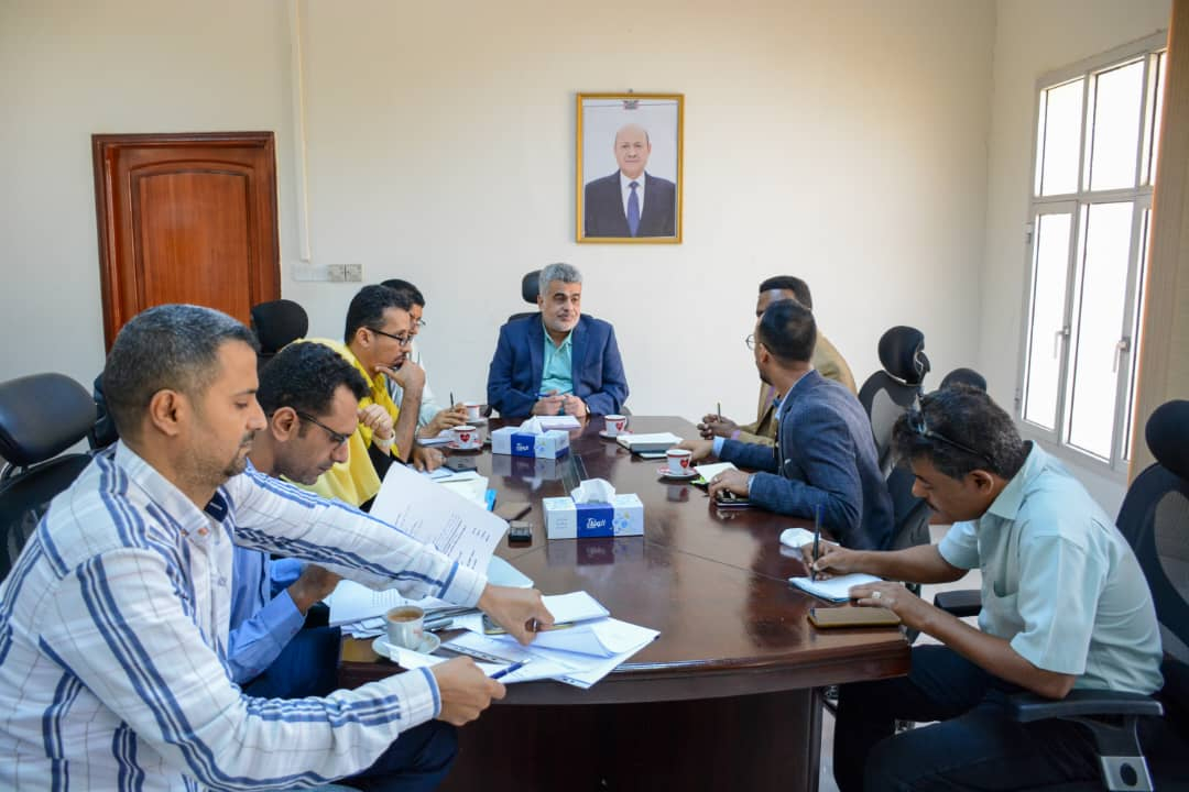  نائب وزير التخطيط يبحث مع ممثلي البرامج الأممية والهلال القطري التدخلات الصحية والانسانية والتنموية