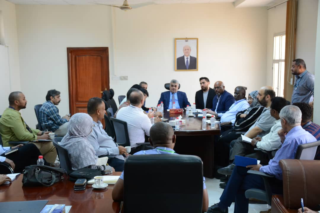  لقاء في عدن يبحث سبل تعزيز العمل الانساني للمنظمات وأولويات الإحتياجات
