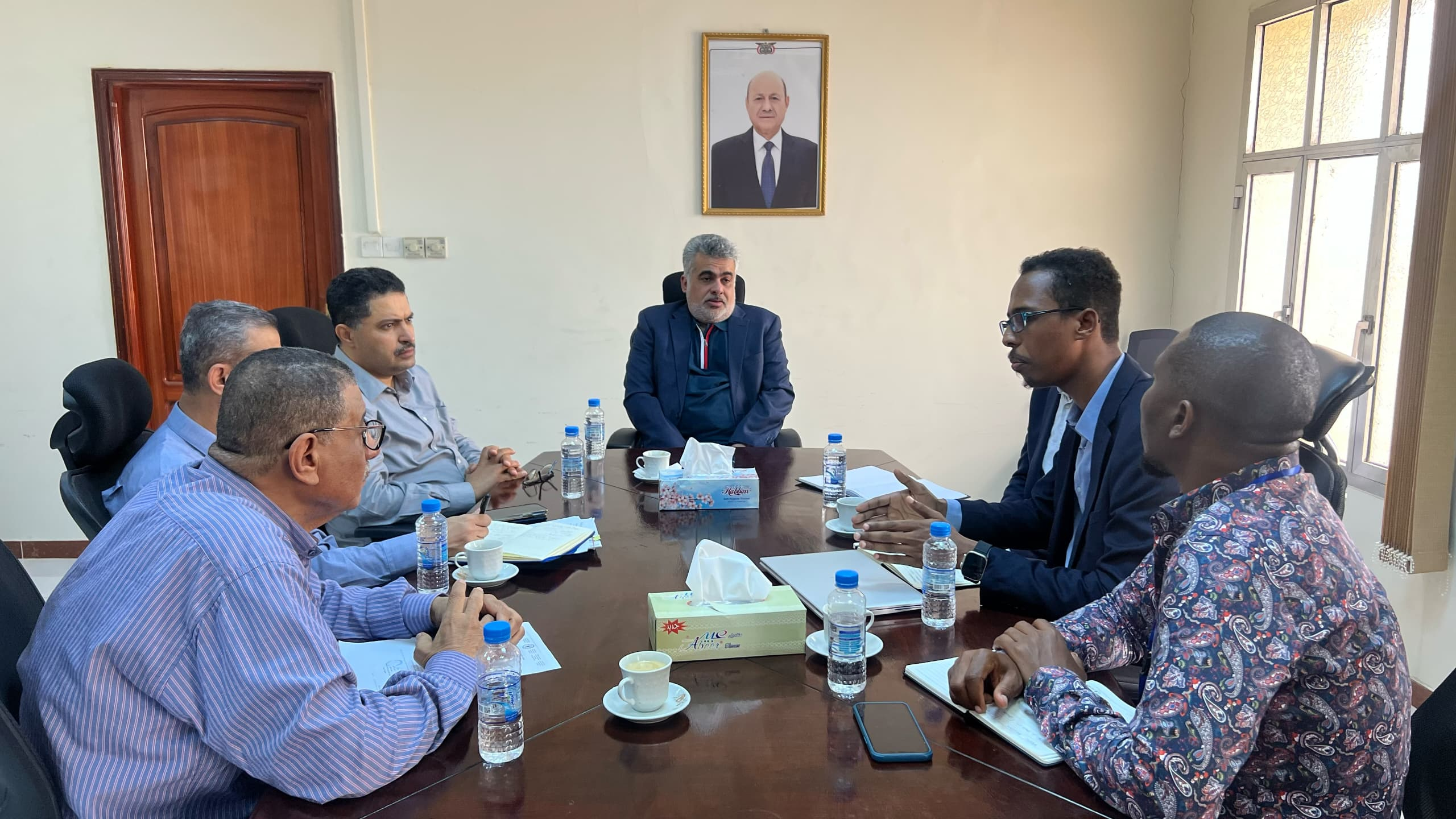  نائب وزير التخطيط يبحث مع السفيرة الفرنسية لدى اليمن أوجه الدعم الانساني والتنموي