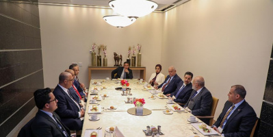 رئيس الوزراء يستعرض مع المدير التنفيذي للبنك الدولي تعزيز الشراكة وتنفيذ خطة التعافي الاقتصادي