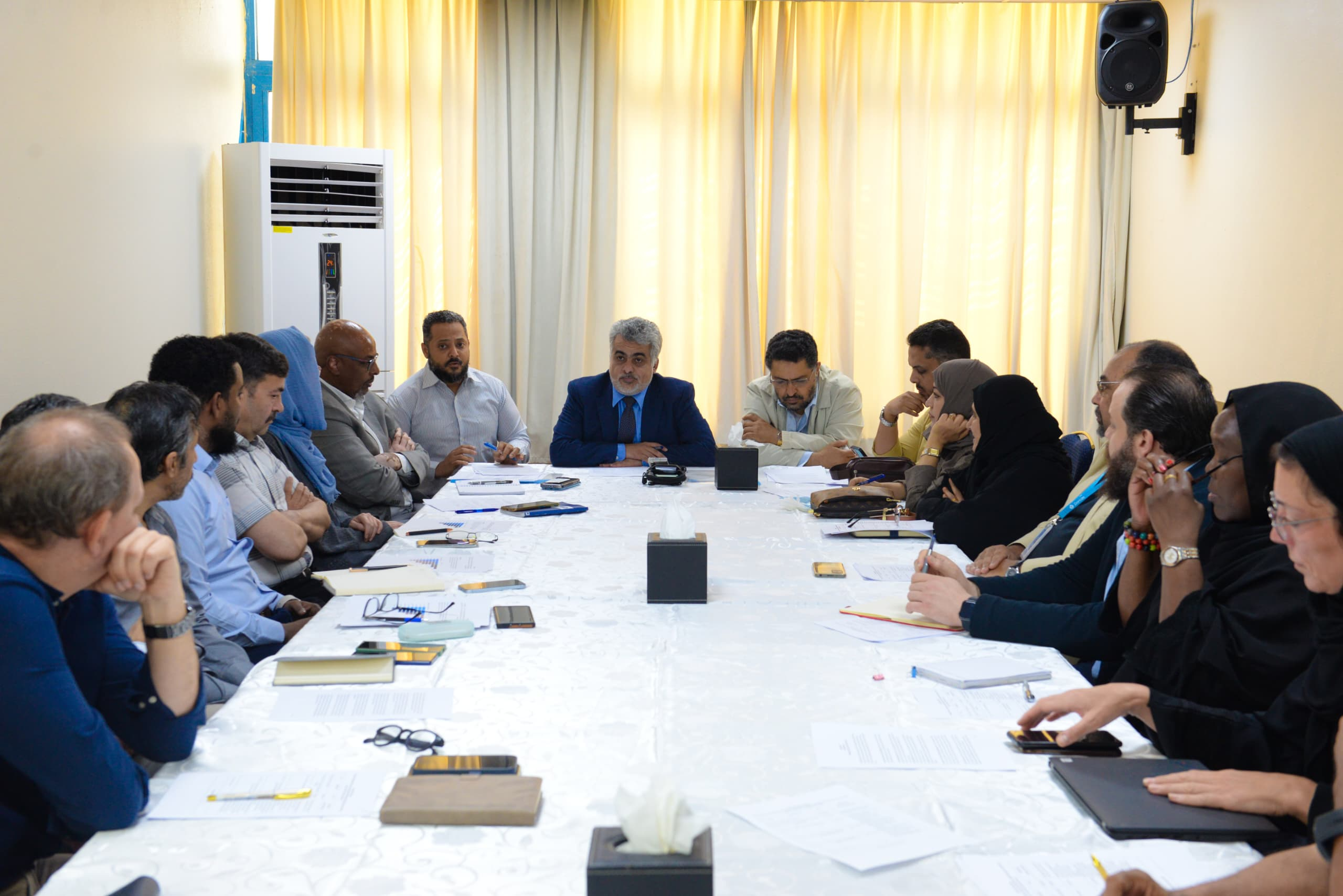 باصهيب يبحث مع المنظمات الدولية تداعيات نقص التمويل وتوقف المساعدات الأمريكية
