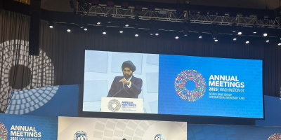 وزير التخطيط ومحافظ البنك المركزي يشاركان في الجلسة العامة للاجتماعات السنوية لمجموعة البنك وصندوق النقد الدوليين